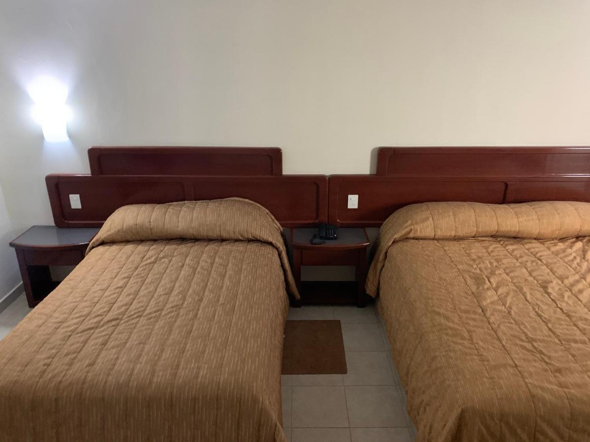 Motel Real Del Sur à Moroleon Extérieur photo